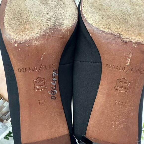 Donald J Pliner Black Stretchy Neoprene Square Toe Low Heel Pumps sz 7M - Picture 9 of 10